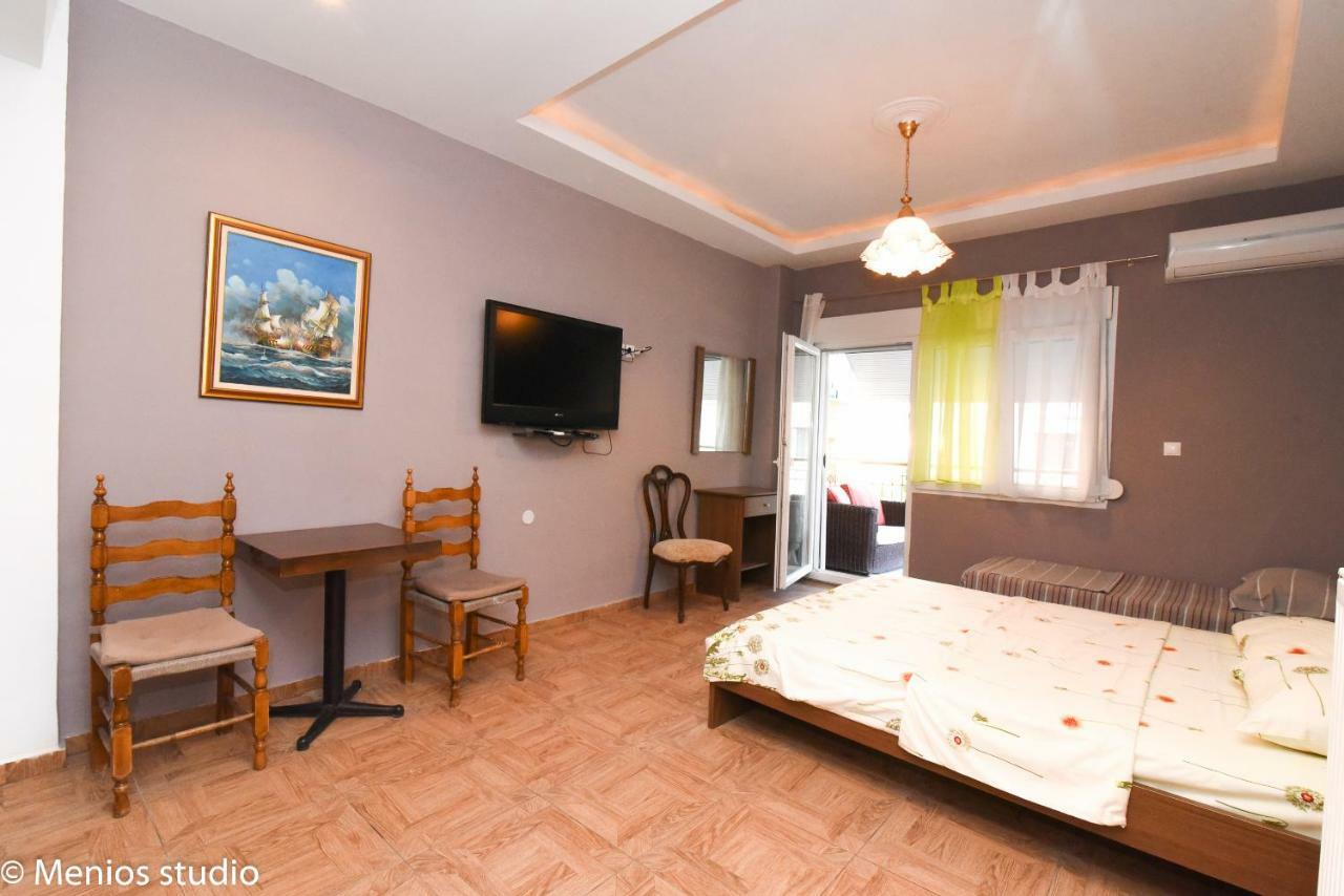 Menios Apartments And Studios Nea Kallikrateia Extérieur photo