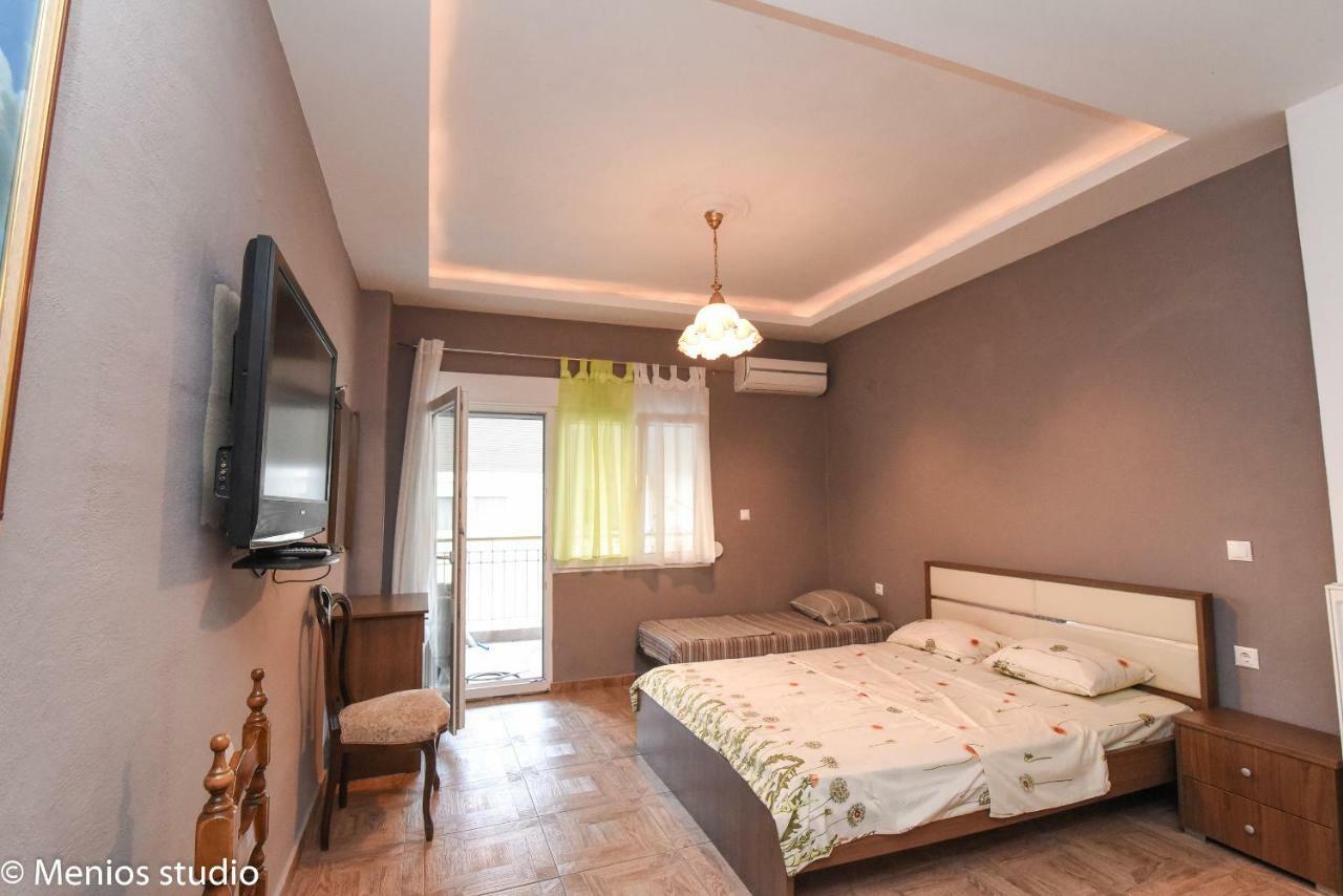 Menios Apartments And Studios Nea Kallikrateia Extérieur photo