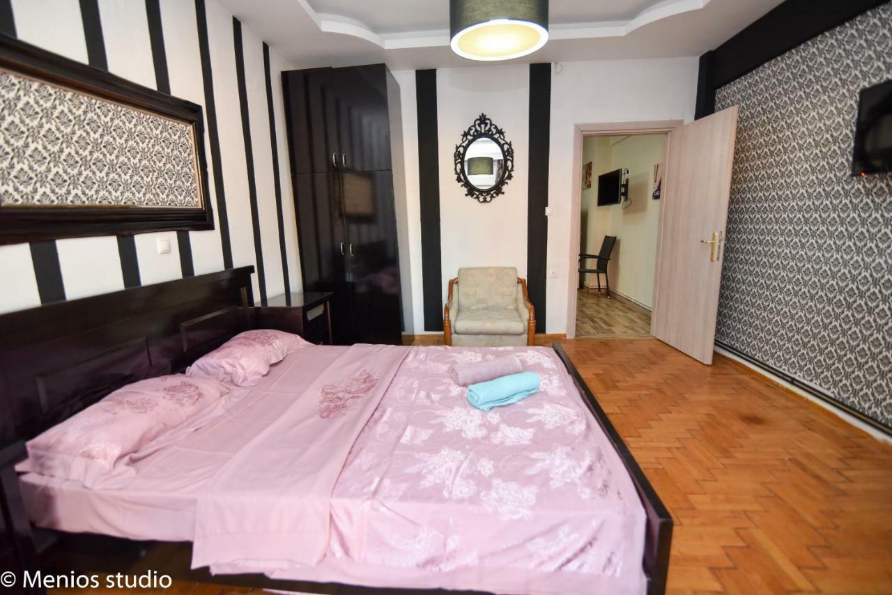 Menios Apartments And Studios Nea Kallikrateia Extérieur photo