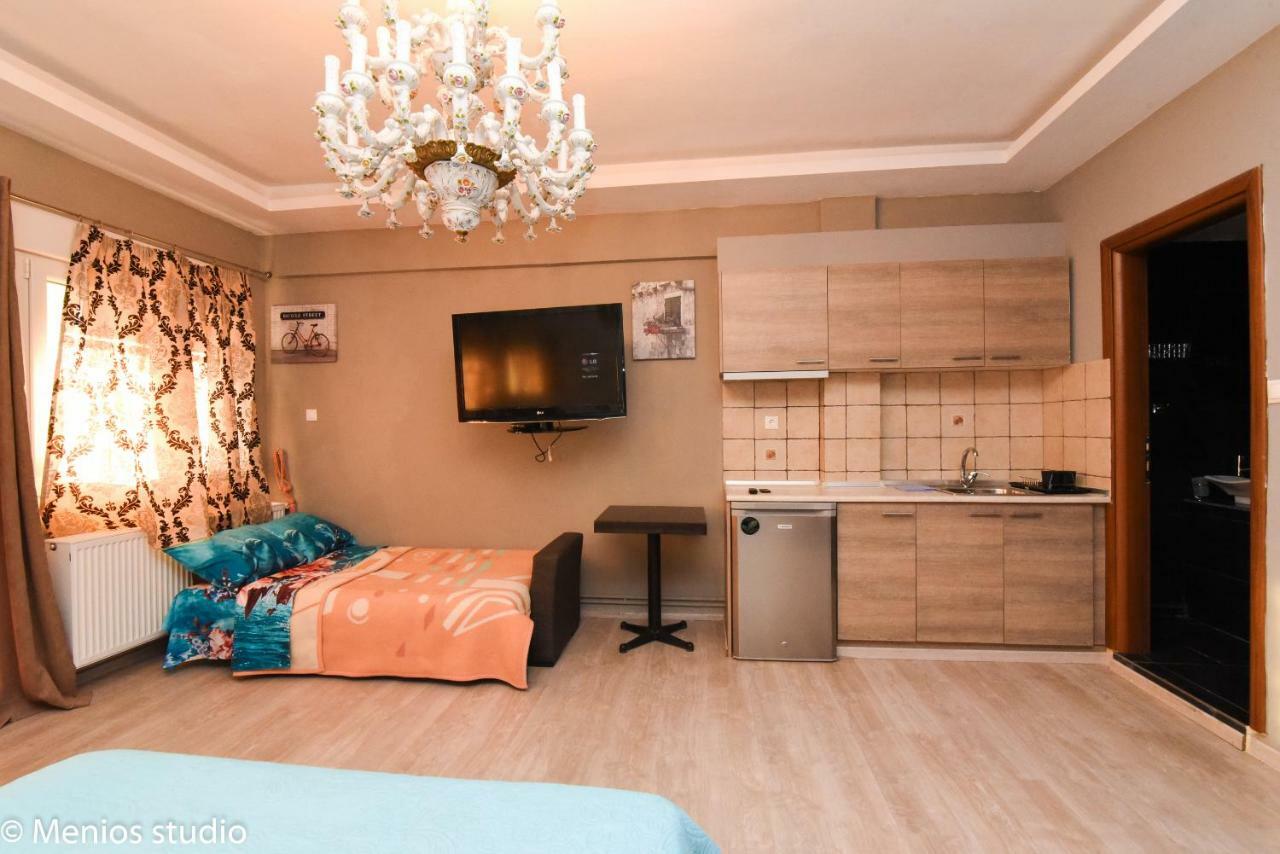 Menios Apartments And Studios Nea Kallikrateia Extérieur photo