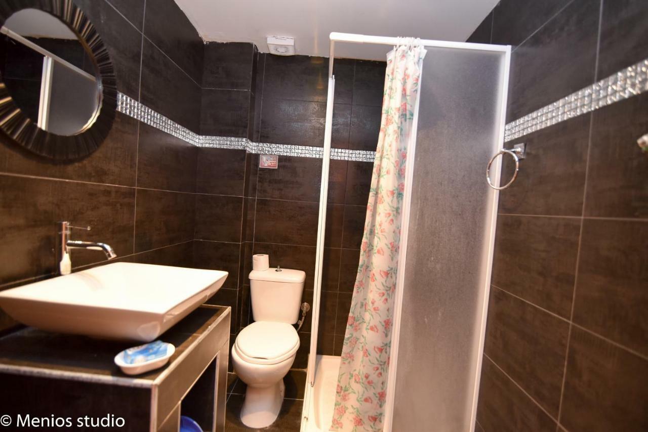 Menios Apartments And Studios Nea Kallikrateia Extérieur photo