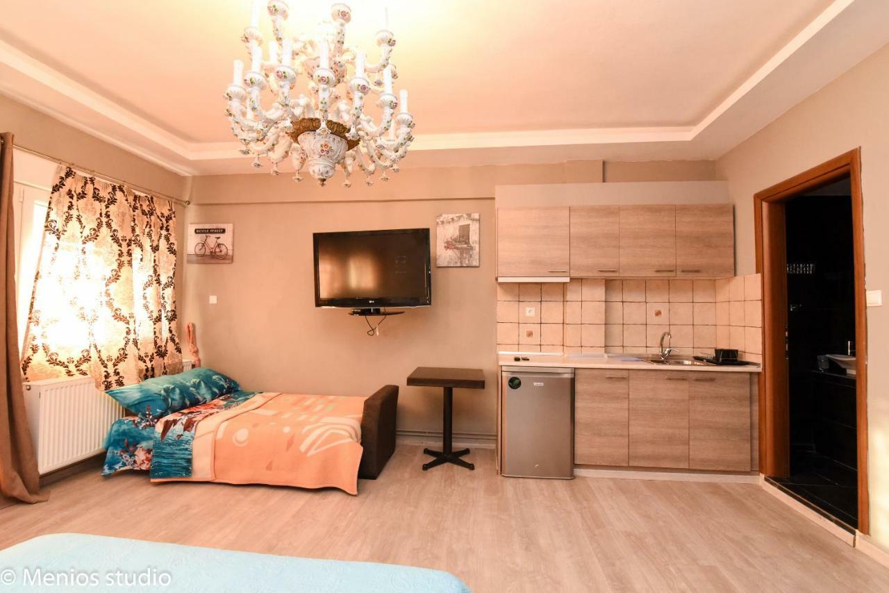 Menios Apartments And Studios Nea Kallikrateia Extérieur photo