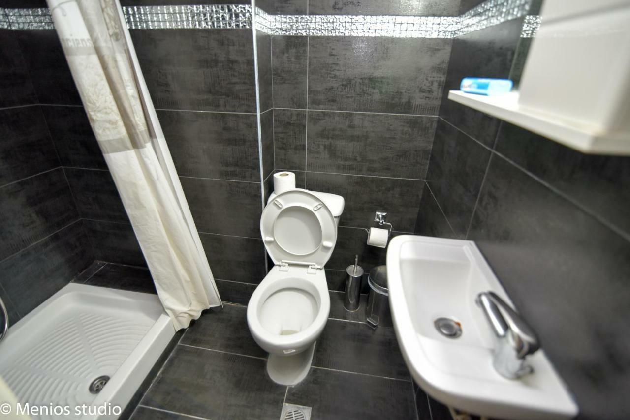 Menios Apartments And Studios Nea Kallikrateia Extérieur photo